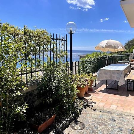 Ocean View Villa With Fast Wi-Fi And Elevator To Town Леванто Екстер'єр фото