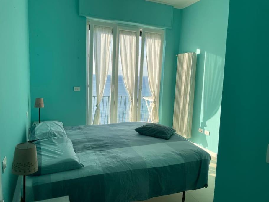 Ocean View Villa With Fast Wi-Fi And Elevator To Town Леванто Екстер'єр фото