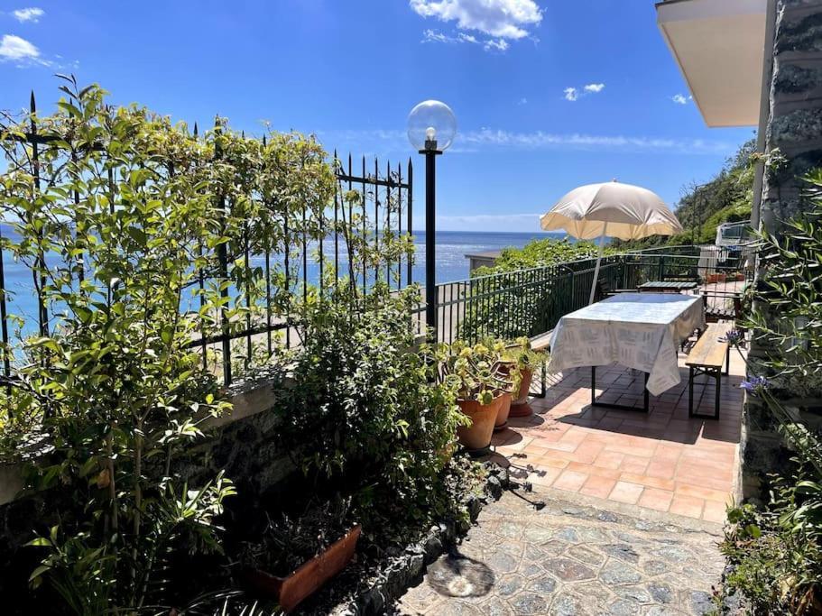 Ocean View Villa With Fast Wi-Fi And Elevator To Town Леванто Екстер'єр фото