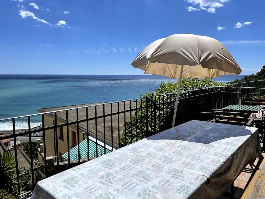 Ocean View Villa With Fast Wi-Fi And Elevator To Town Леванто Екстер'єр фото
